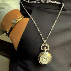 ساعت جیبی و گردنبندی
