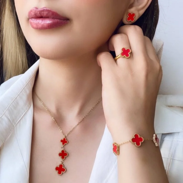 نیم ست ونکلیف قرمز